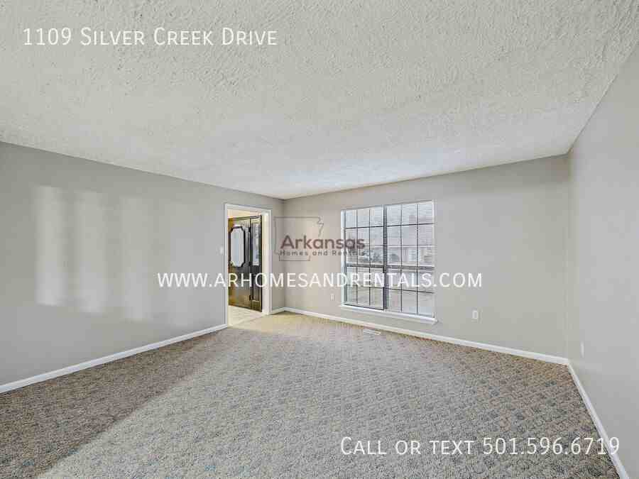 1109 Silver Creek Dr - Photo 7 of 16