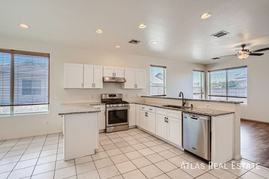 9213 N Desert Earth Pl - Photo 4 of 16