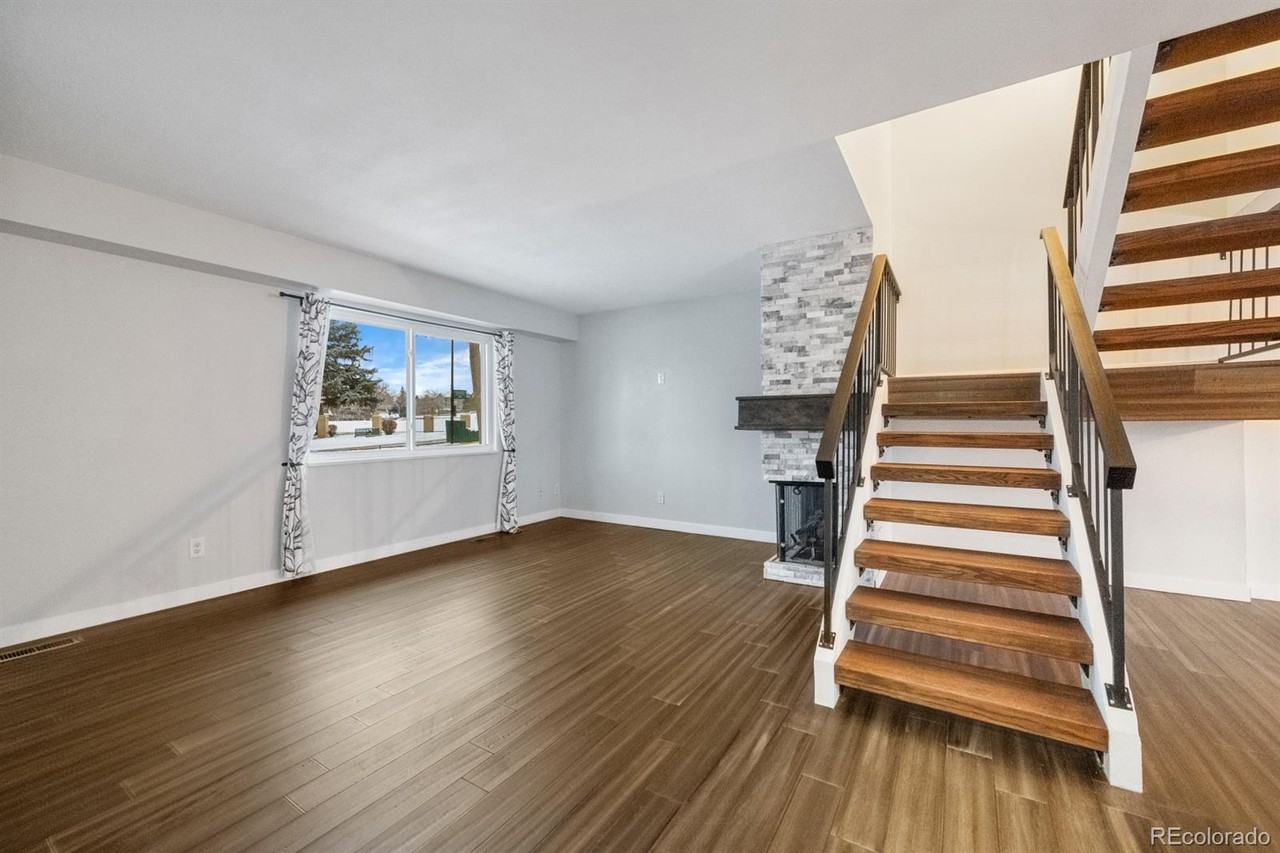 638 S Youngfield Ct - Photo 4 of 21