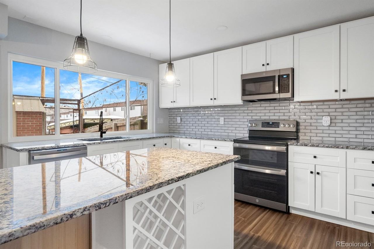 638 S Youngfield Ct - Photo 6 of 21