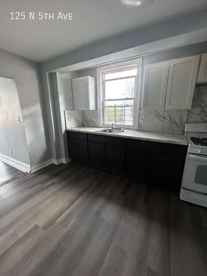 125 N 5th Ave - Photo 4 of 7