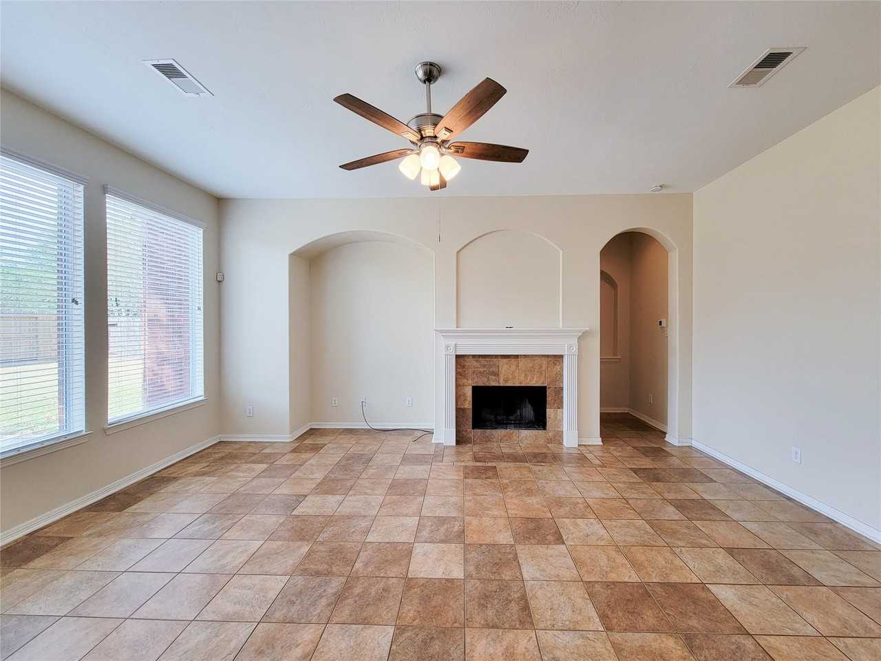 25219 Piney Heights Ln #25219 - Photo 4 of 37