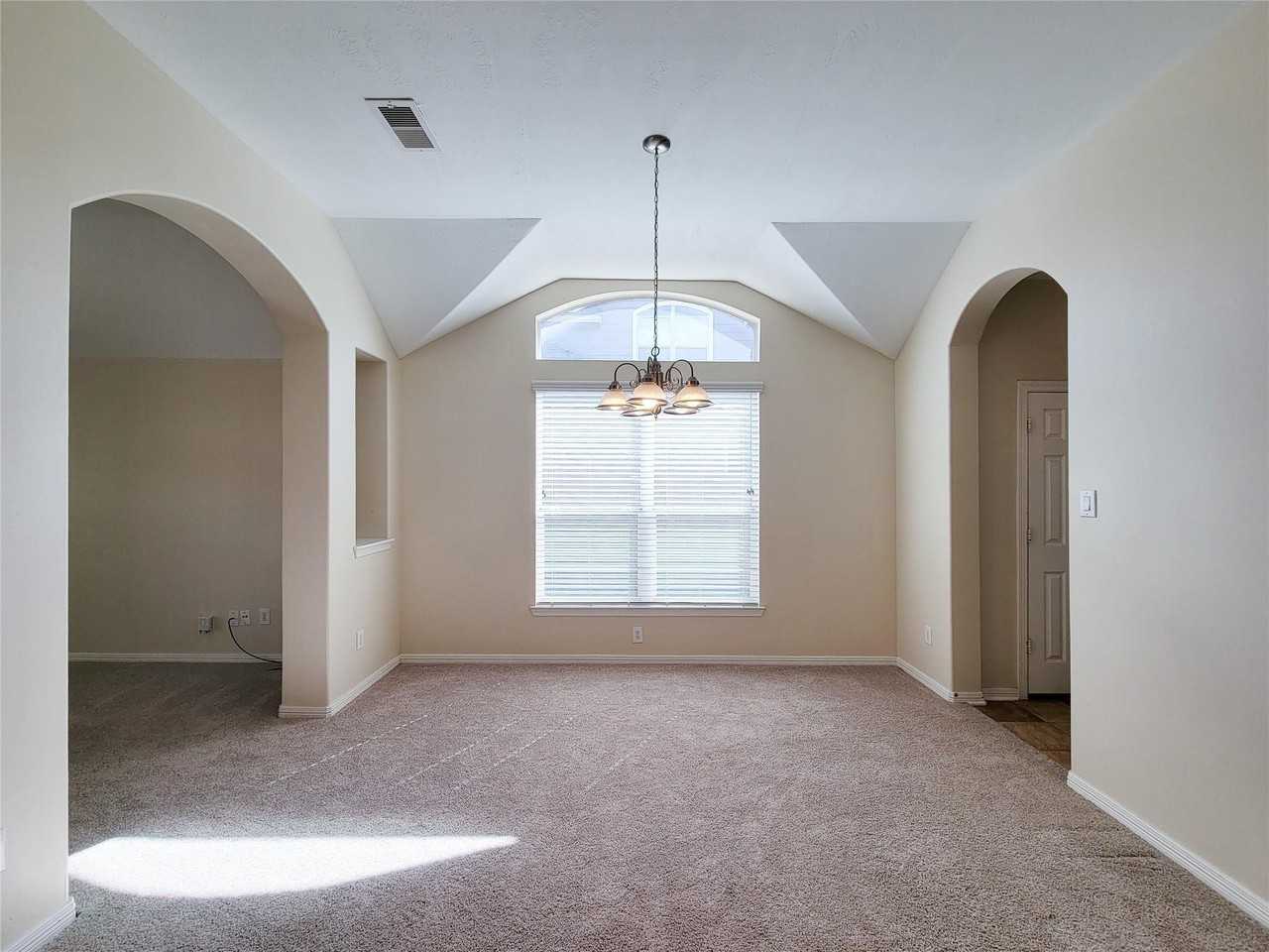 25219 Piney Heights Ln #25219 - Photo 7 of 37