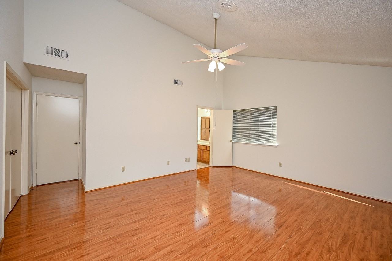 13115 Richmond Ave #13115 - Photo 4 of 32