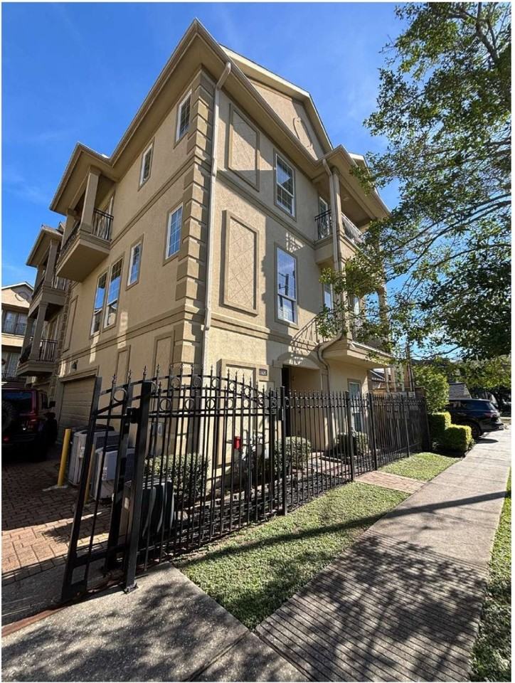 1306 Birdsall St #1306 - Photo 2 of 25