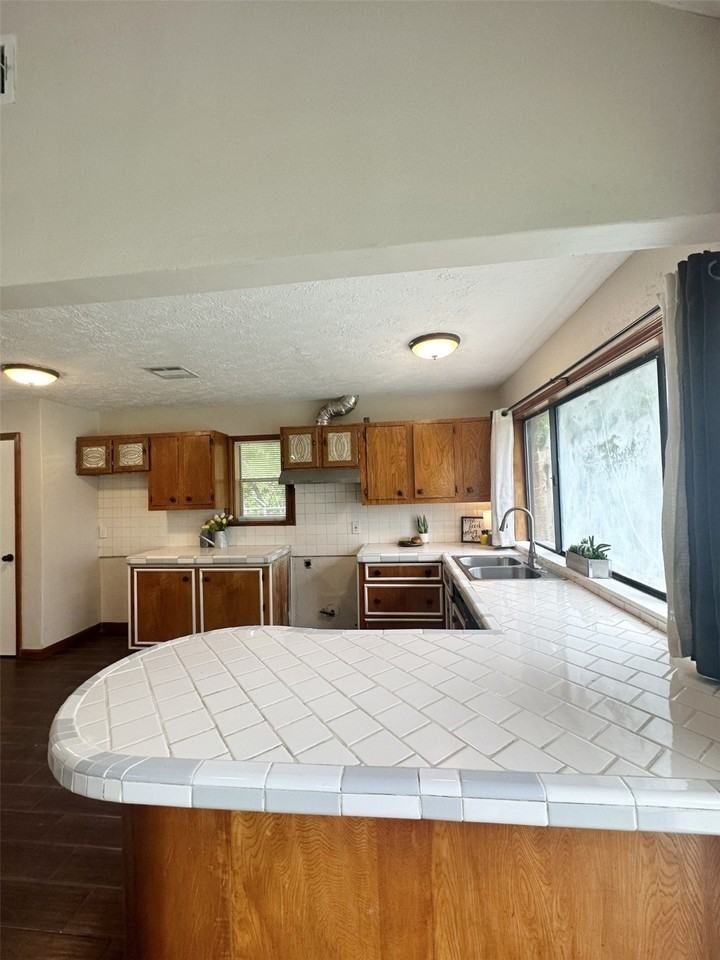 2509 Wall St #2509 - Photo 2 of 29