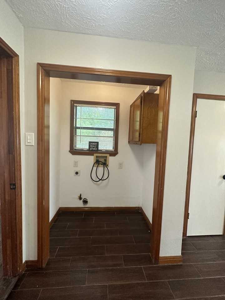 2509 Wall St #2509 - Photo 4 of 29