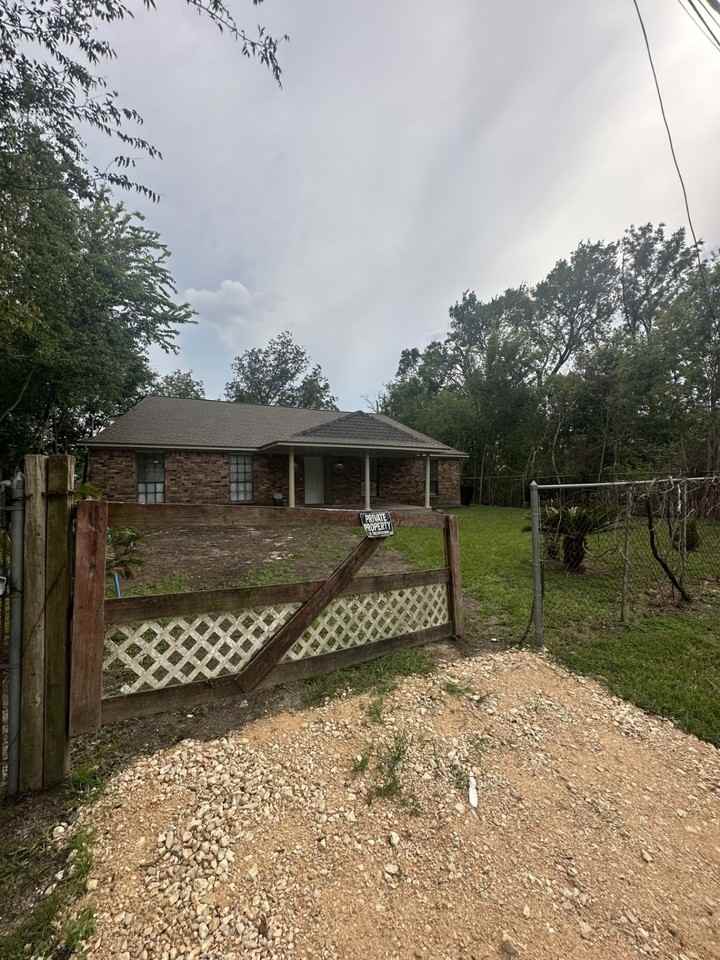 2509 Wall St #2509 - Photo 7 of 29