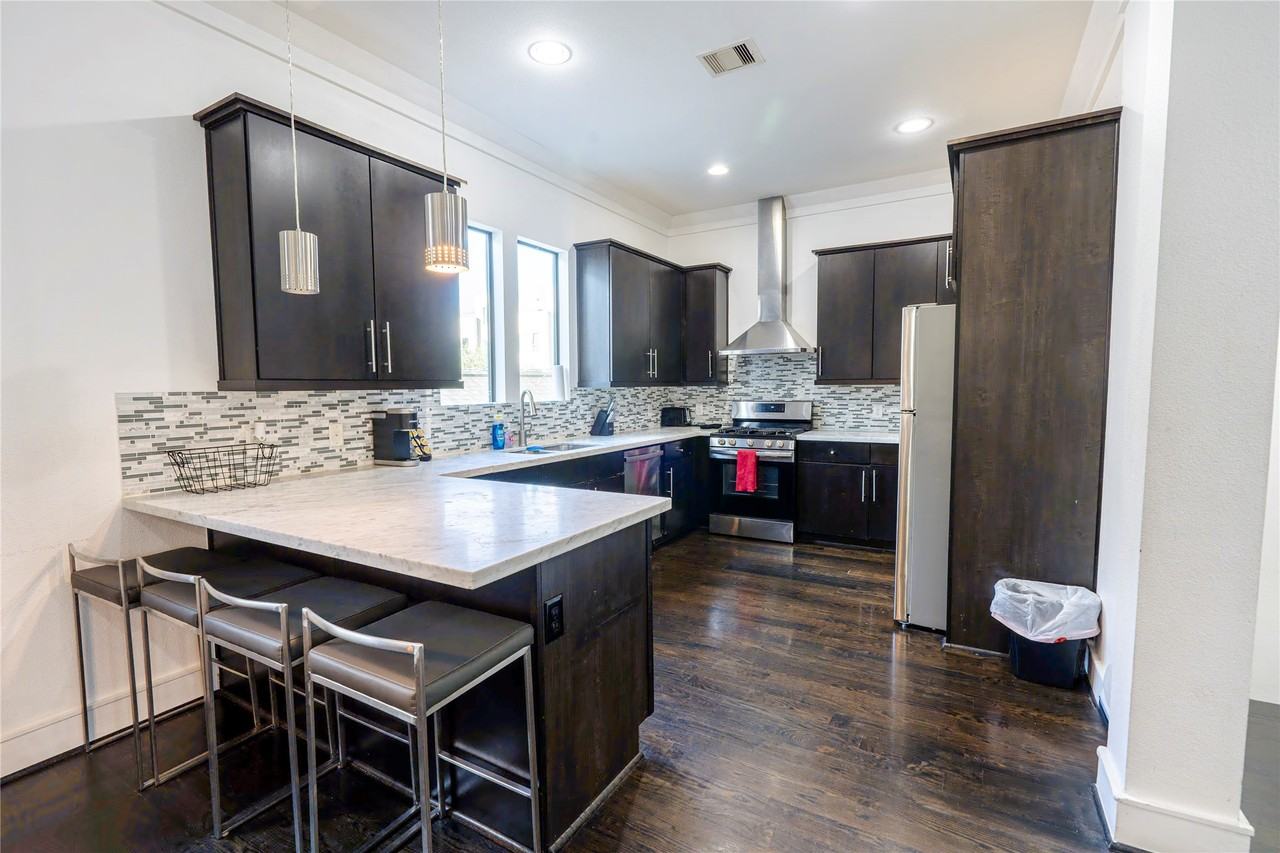 1205 Summer St #1205B - Photo 2 of 44