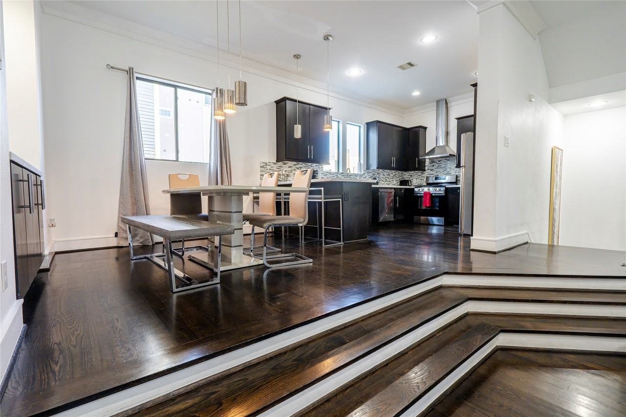 1205 Summer St #1205B - Photo 6 of 44