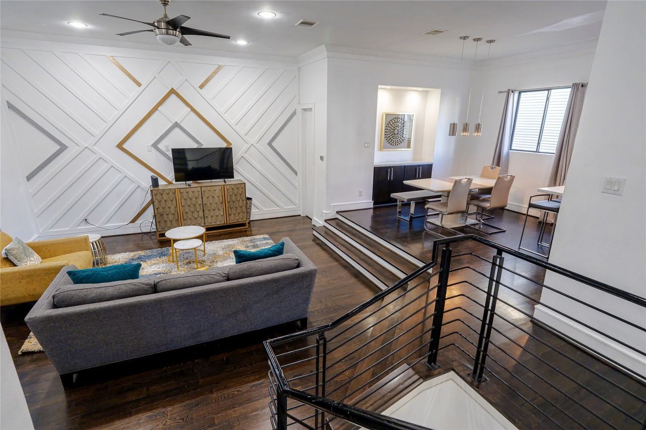 1205 Summer St #1205B - Photo 7 of 44