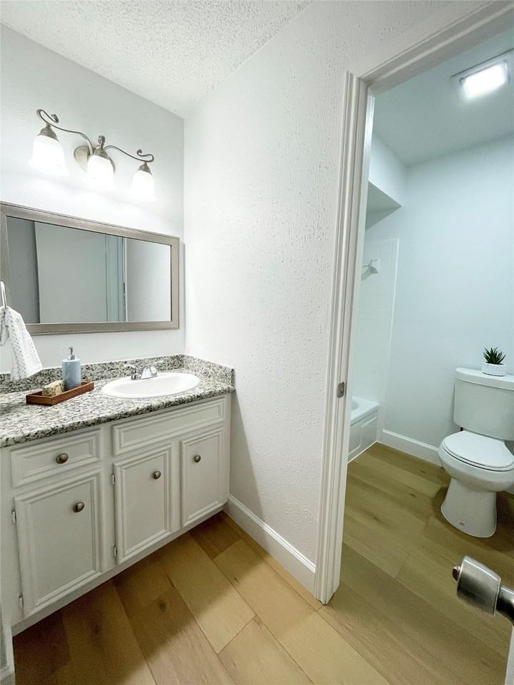 13716 Hollowgreen Dr #13716-3704 - Photo 2 of 30