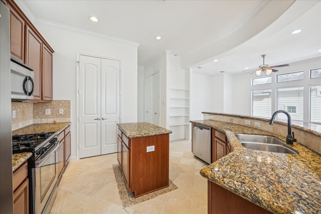 5210 Petty St #5210A - Photo 3 of 30