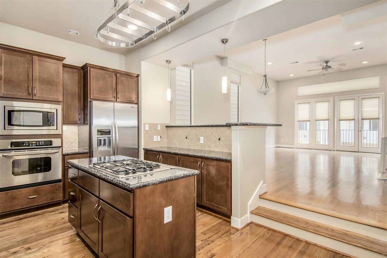 5227 Lillian St #5227 - Photo 2 of 32