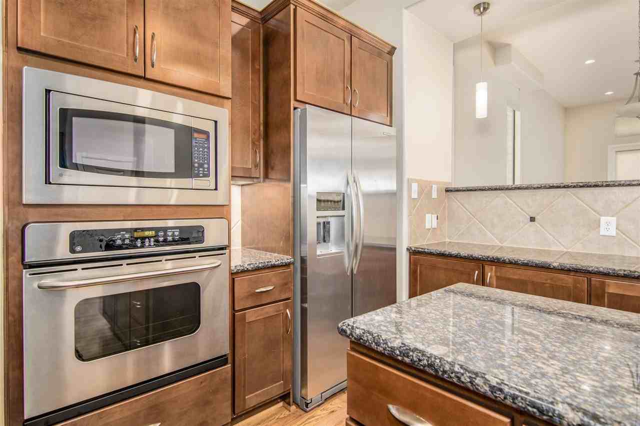 5227 Lillian St #5227 - Photo 5 of 32