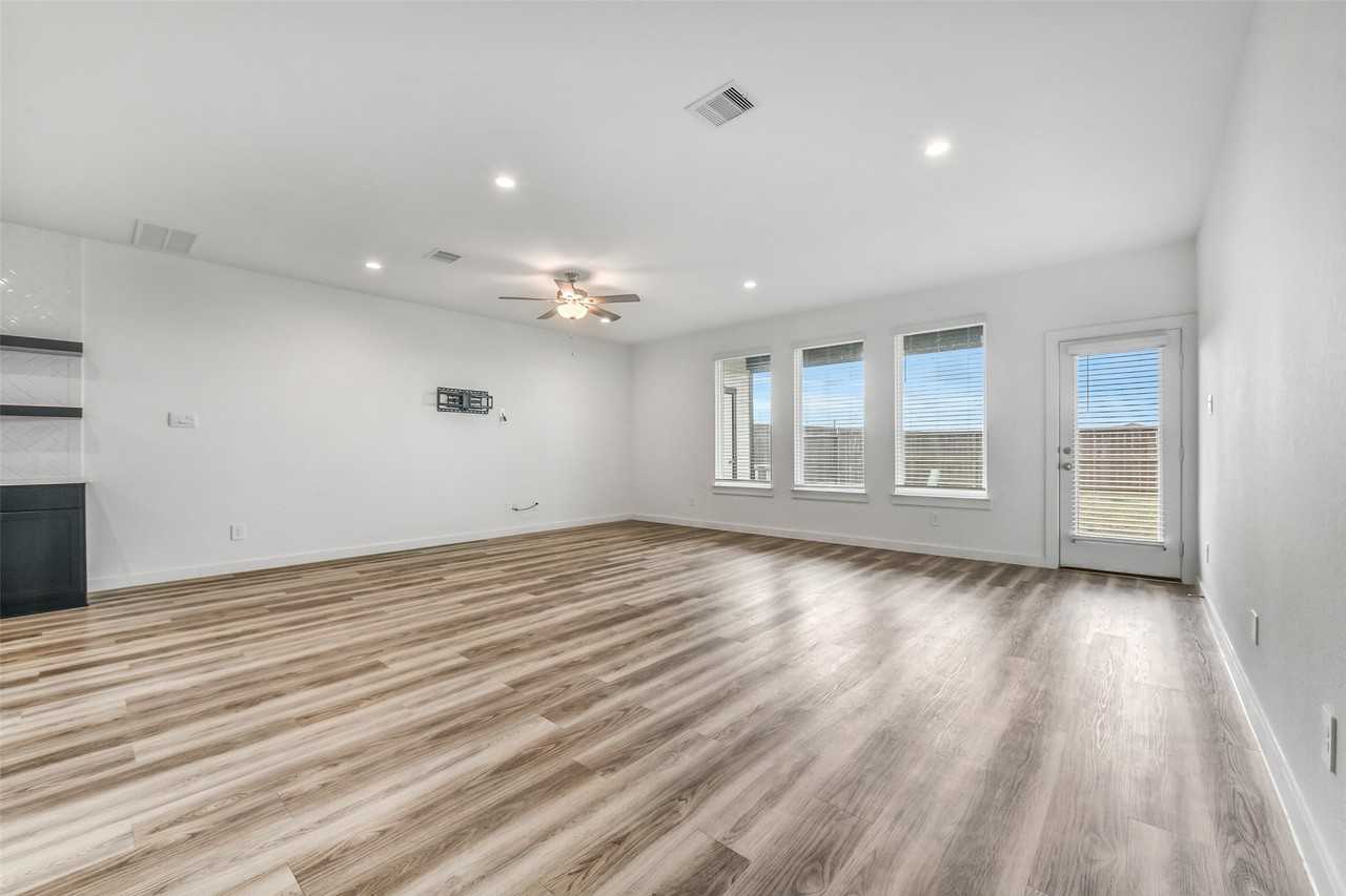 3028 Crown Gate Dr #3028 - Photo 3 of 29