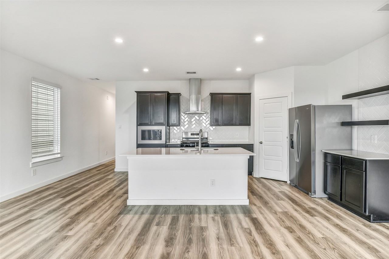 3028 Crown Gate Dr #3028 - Photo 4 of 29