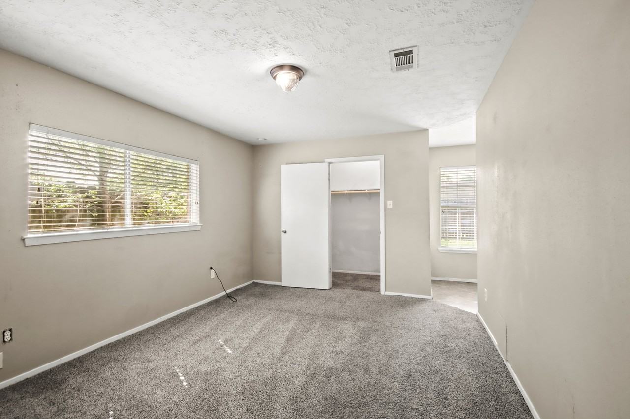 8326 Swan Meadow Ln #8326 - Photo 6 of 15