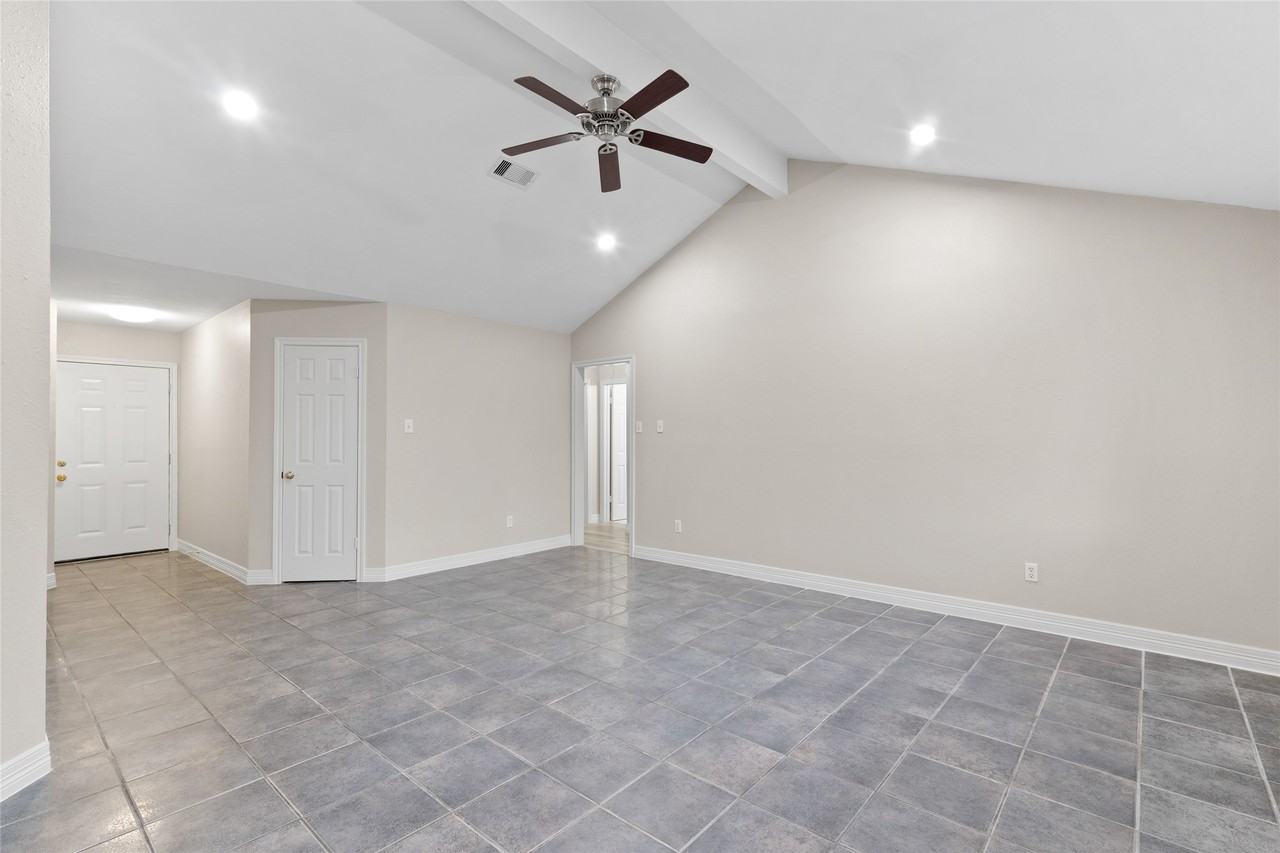 8314 Poplar Ridge Ln #8314 - Photo 3 of 20