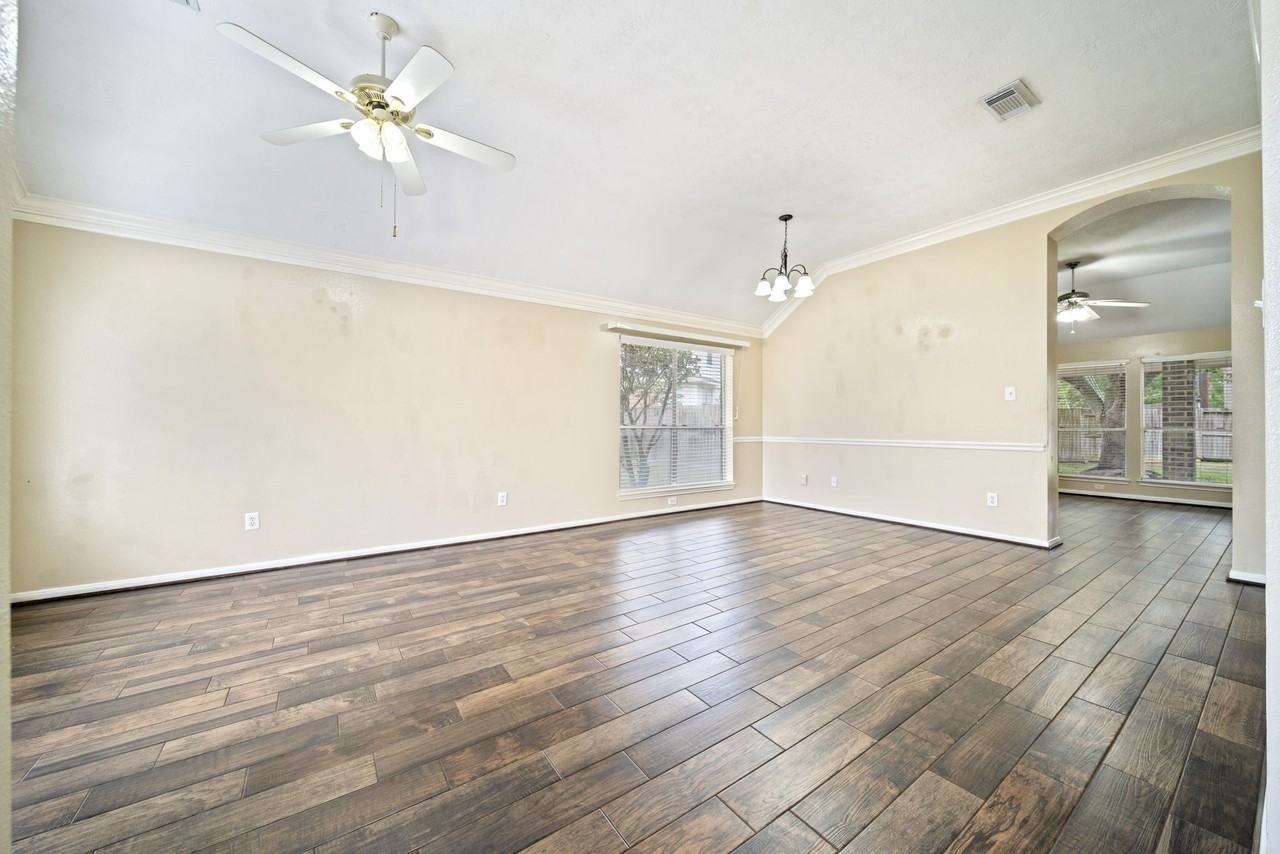 7530 Alderly Dr #7530 - Photo 4 of 32