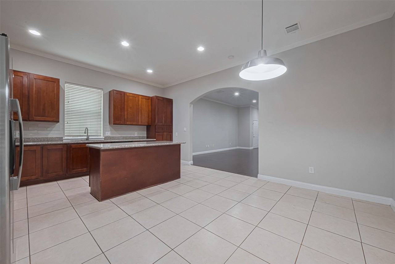 15415 Addicks Stone Dr #15415B - Photo 2 of 37