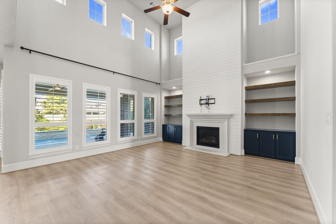 27907 Emerald Vista Dr #27907 - Photo 2 of 49