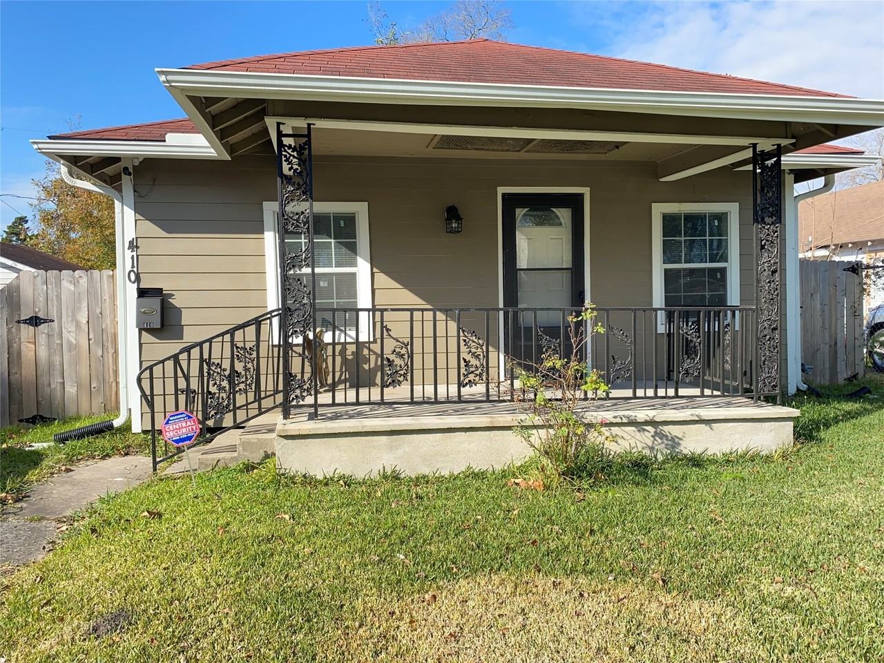 410 Woolworth St #410 - Photo 3 of 23