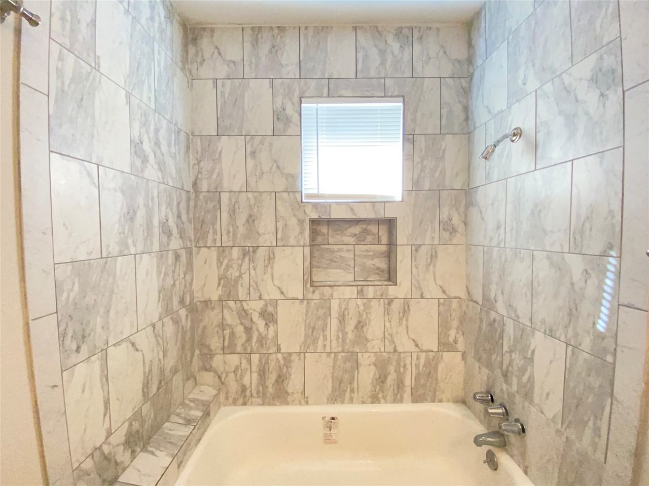 410 Woolworth St #410 - Photo 5 of 23