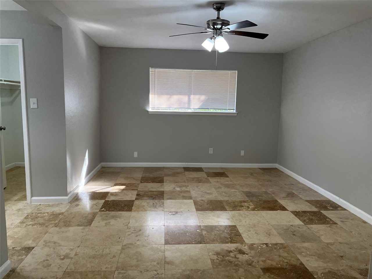 2402 Fawnwood Ln #2402 - Photo 2 of 25