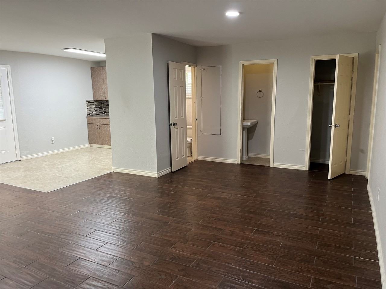 2402 Fawnwood Ln #2402 - Photo 3 of 25