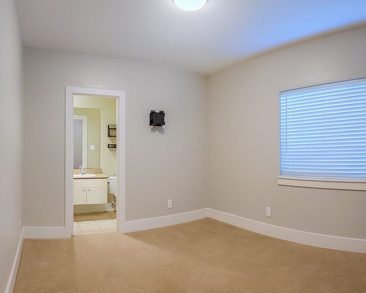 404 Parker St #404 - Photo 7 of 21