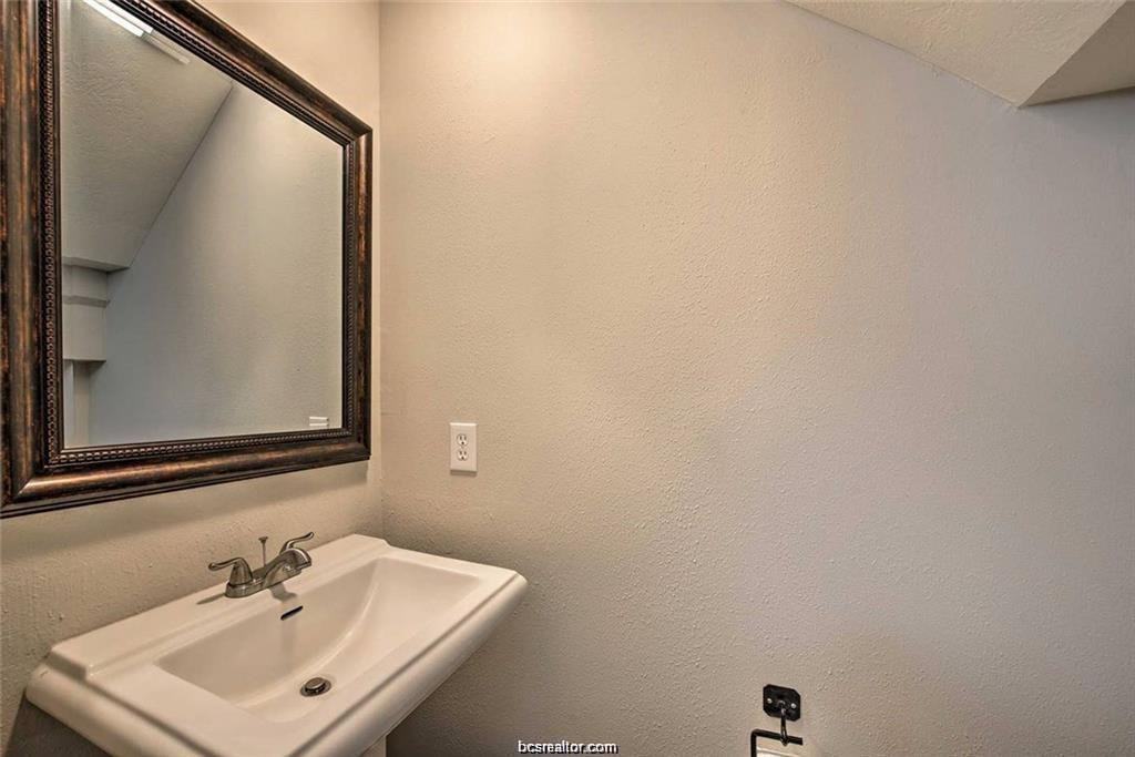 1209 Oney Hervey Dr #1209 - Photo 5 of 22