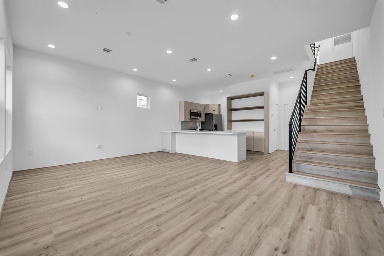 15000 S Richmond Ave #15000-6 - Photo 4 of 15