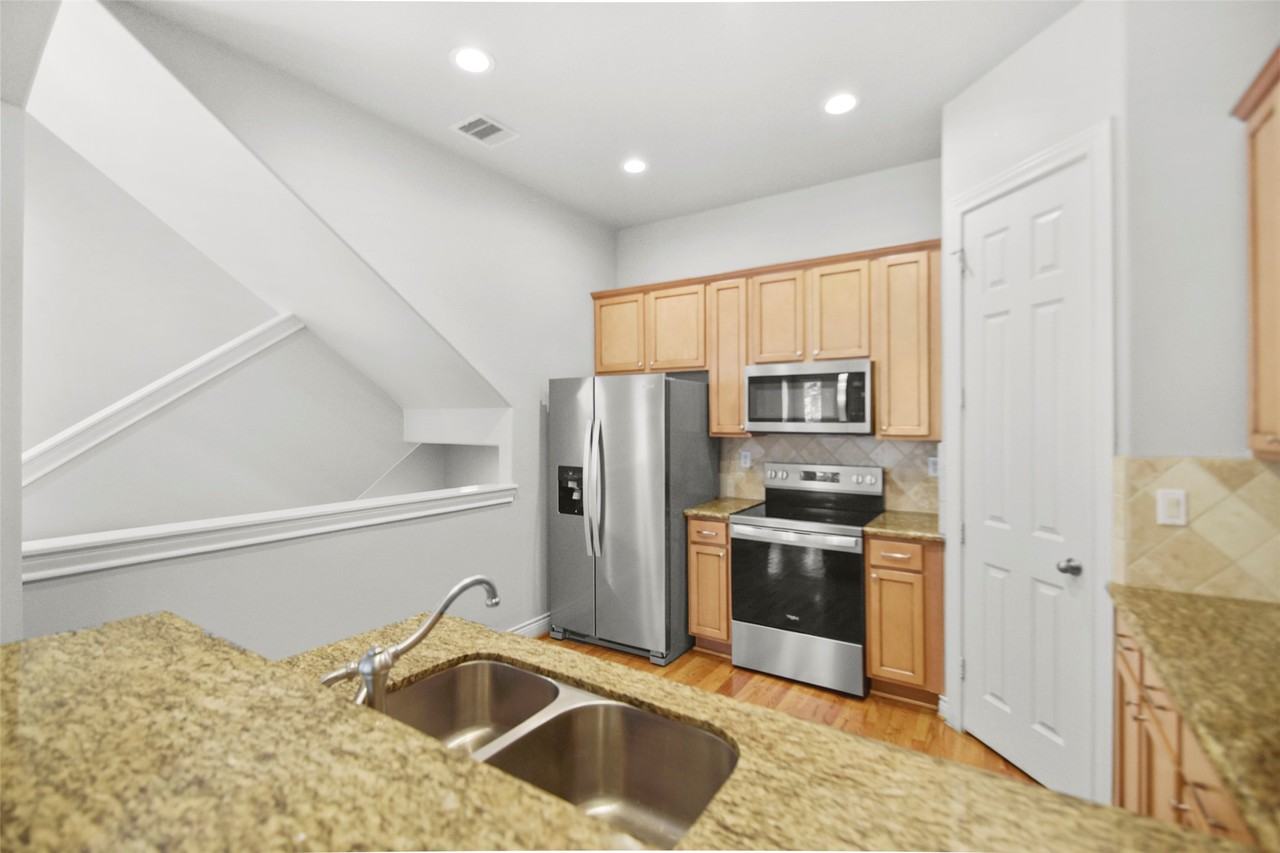 1602 Colorado St #1602 - Photo 7 of 20