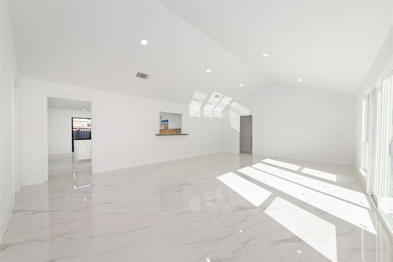 2707 Ashford Trail Dr #2707 - Photo 7 of 35