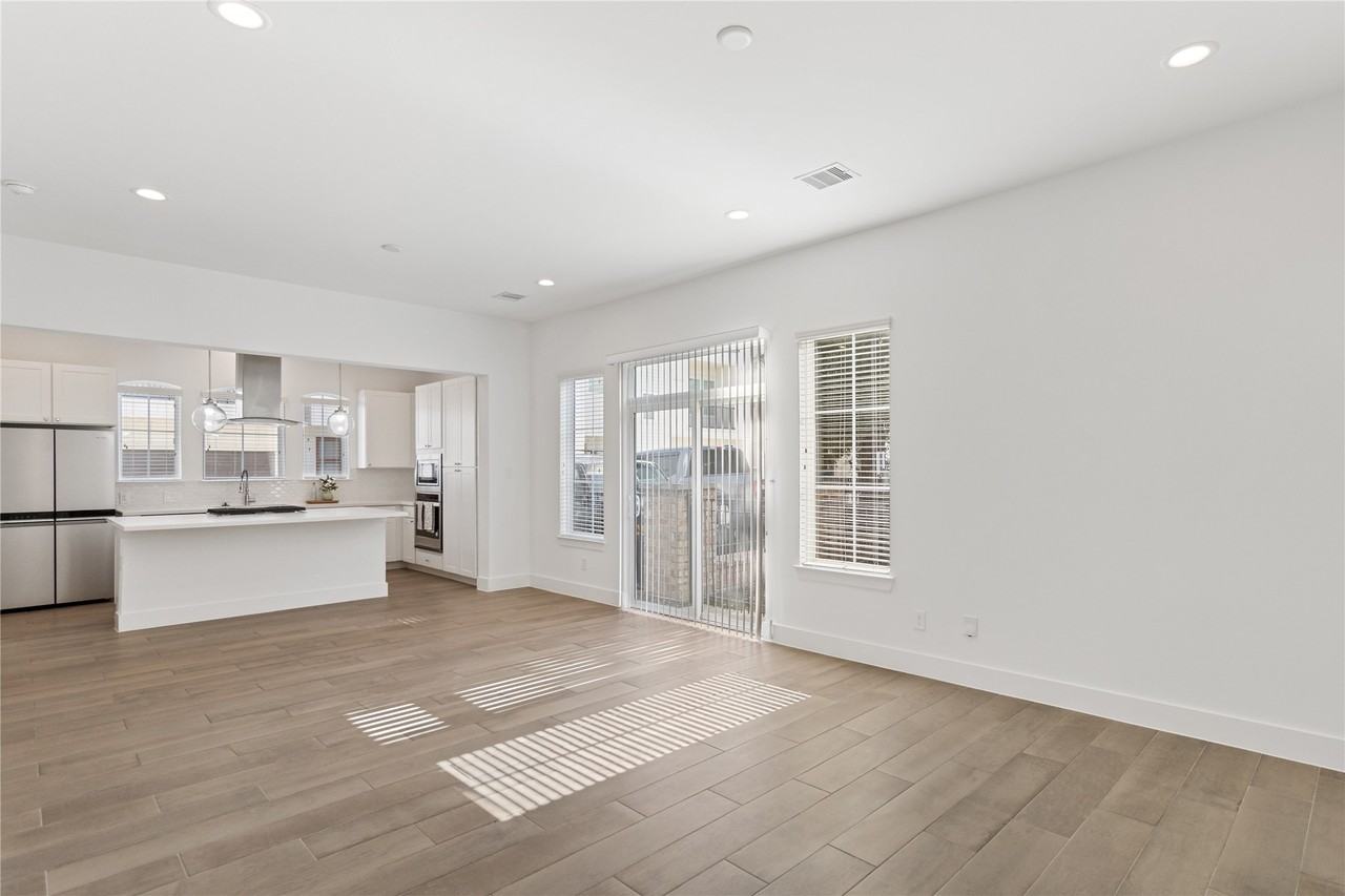 7702 Westside Villas Ln #7702VILLAS - Photo 5 of 31