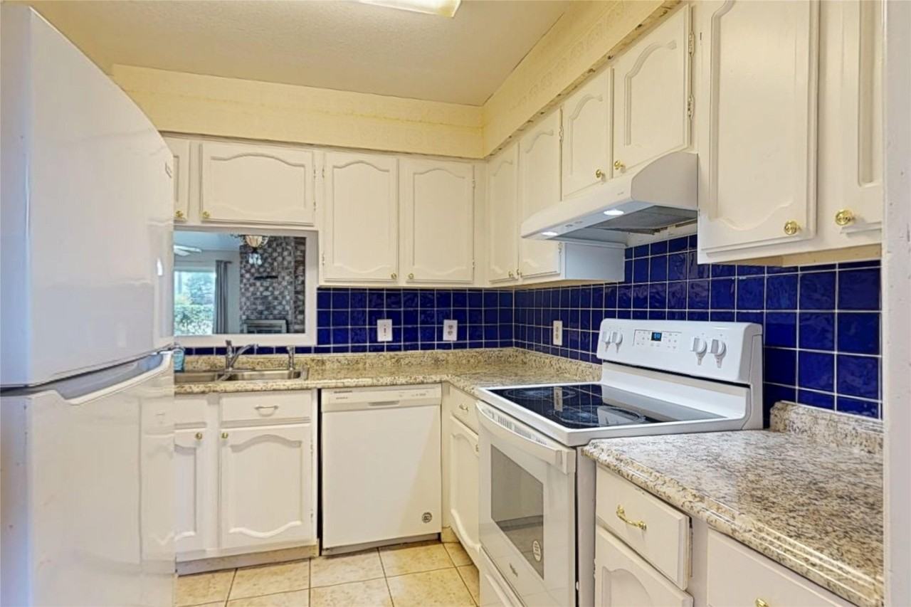 7840 Bateman Ln #7840 - Photo 6 of 25