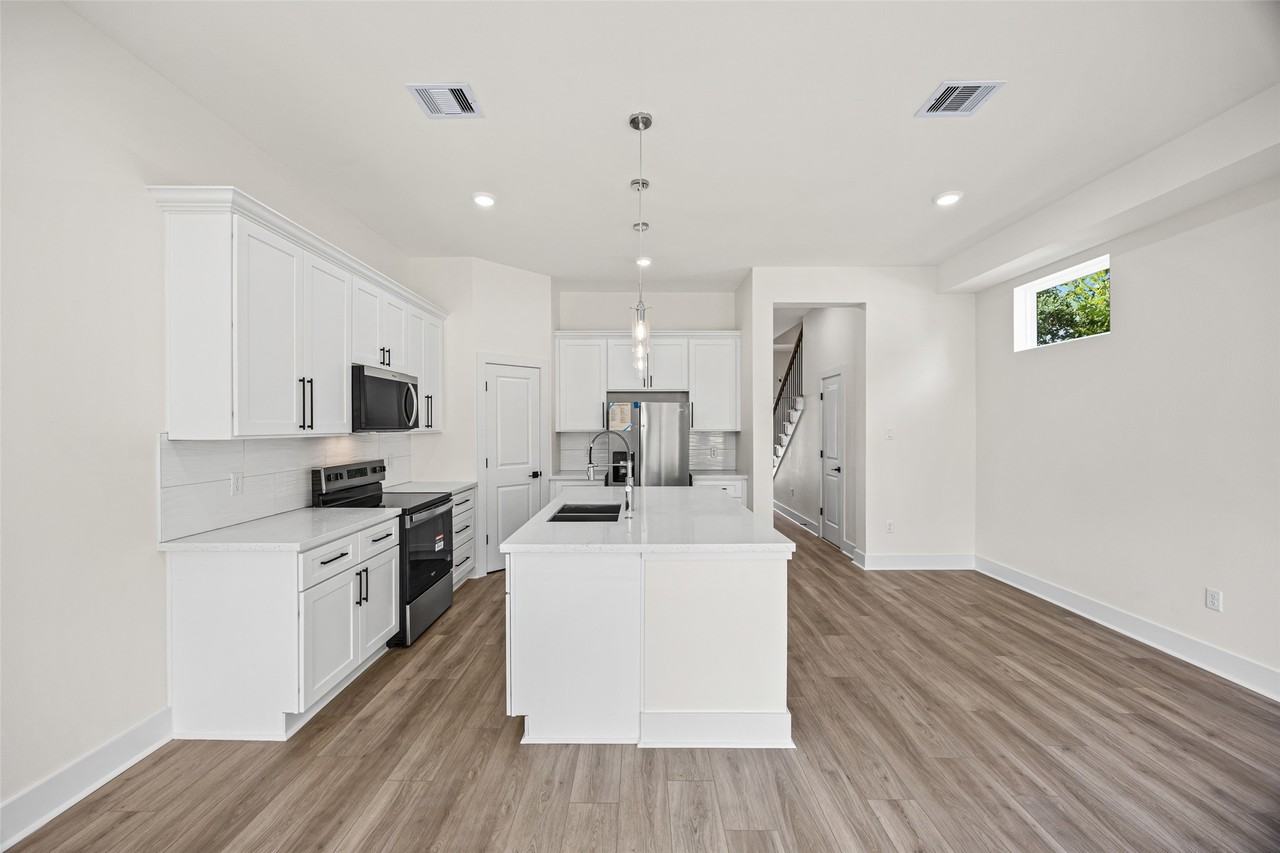 441 Hahlo St #441 - Photo 7 of 28