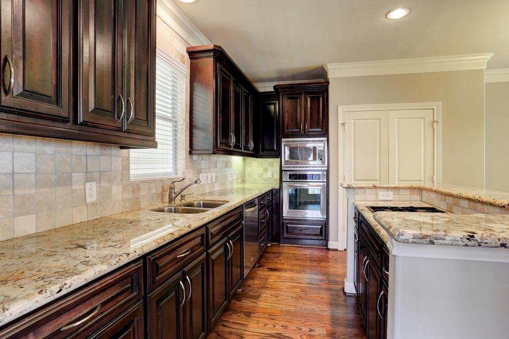 923 Birdsall St #923 - Photo 2 of 21