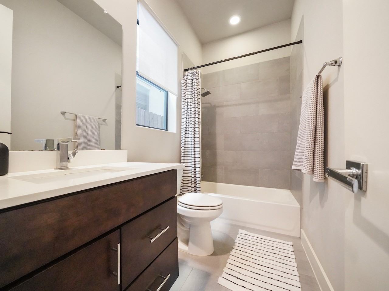 5820 Petty St #5820B - Photo 3 of 15