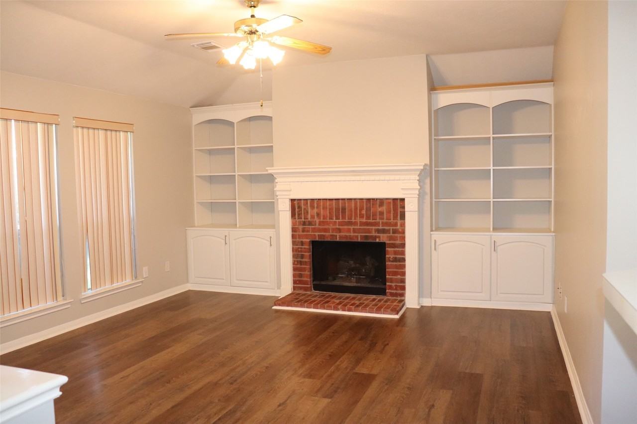 4318 Laurel Creek Ct #4318 - Photo 4 of 10