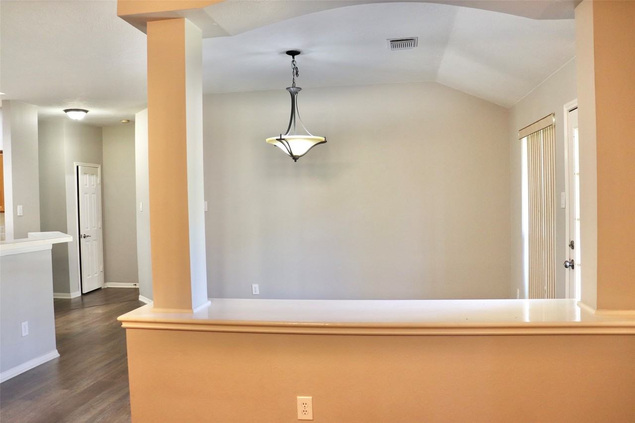 4318 Laurel Creek Ct #4318 - Photo 6 of 10