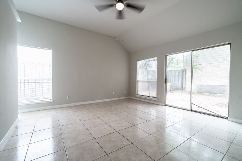 11611 Glenwolde Dr #11611 - Photo 6 of 29