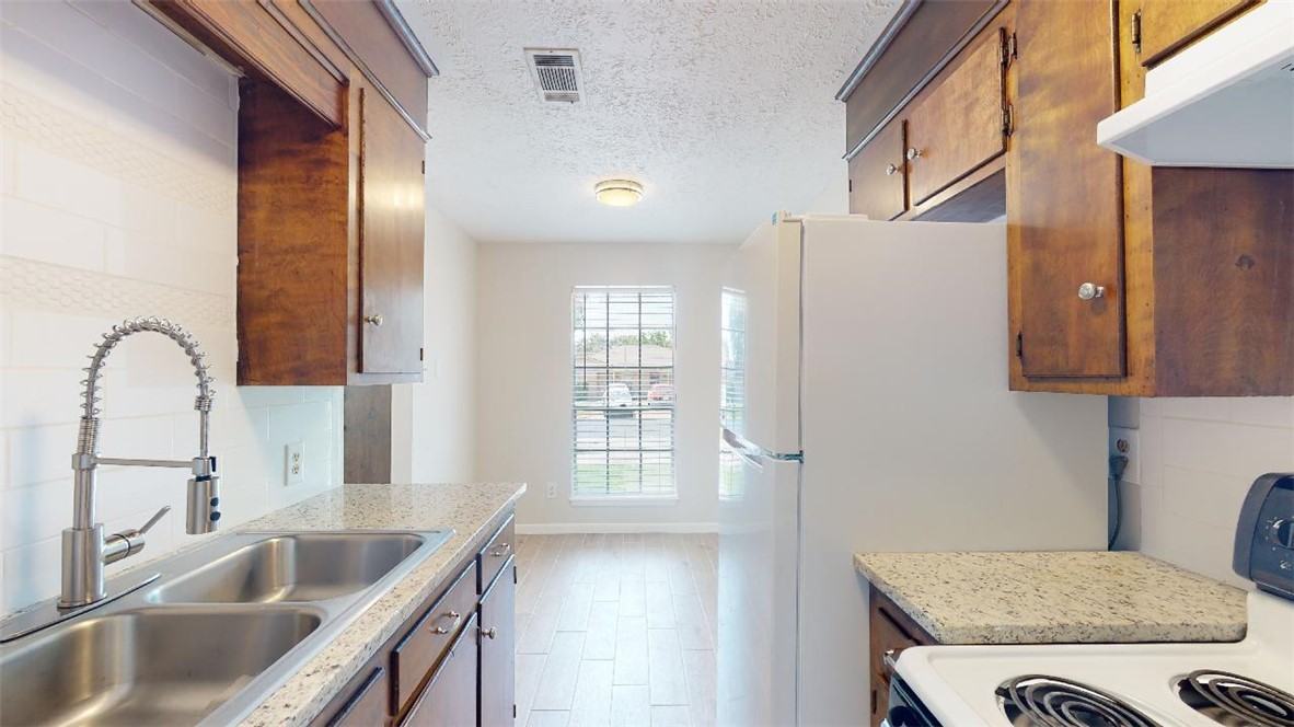 815 Llano Pl #815 - Photo 2 of 24