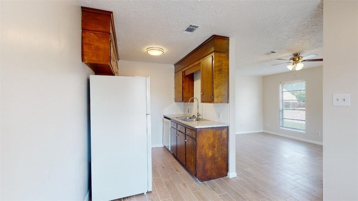 815 Llano Pl #815 - Photo 3 of 24