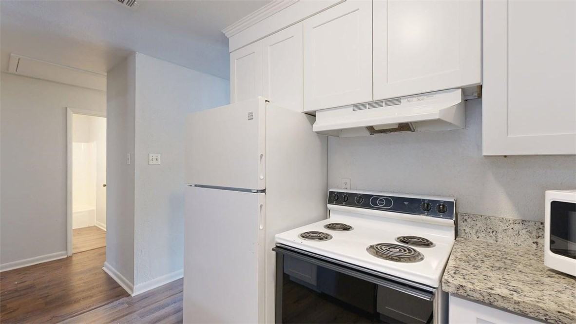 412 University Oaks Blvd #412 - Photo 2 of 28
