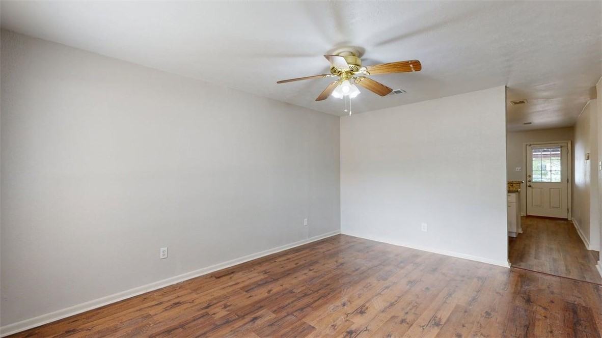 412 University Oaks Blvd #412 - Photo 3 of 28