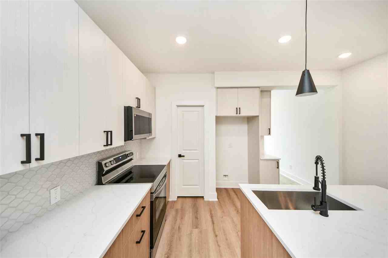 932 South Ln #932B - Photo 4 of 14