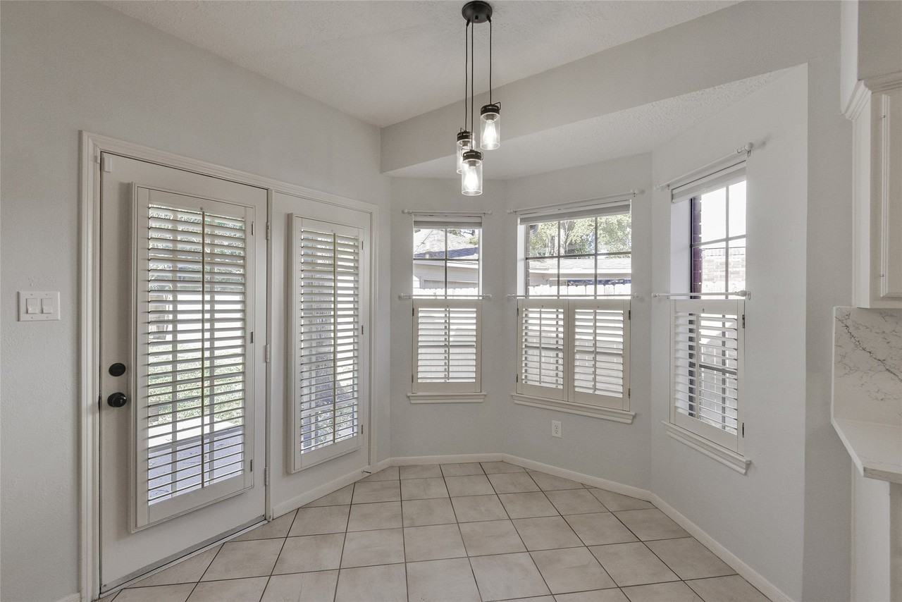 4527 Natural Bridge Dr #4527 - Photo 6 of 34