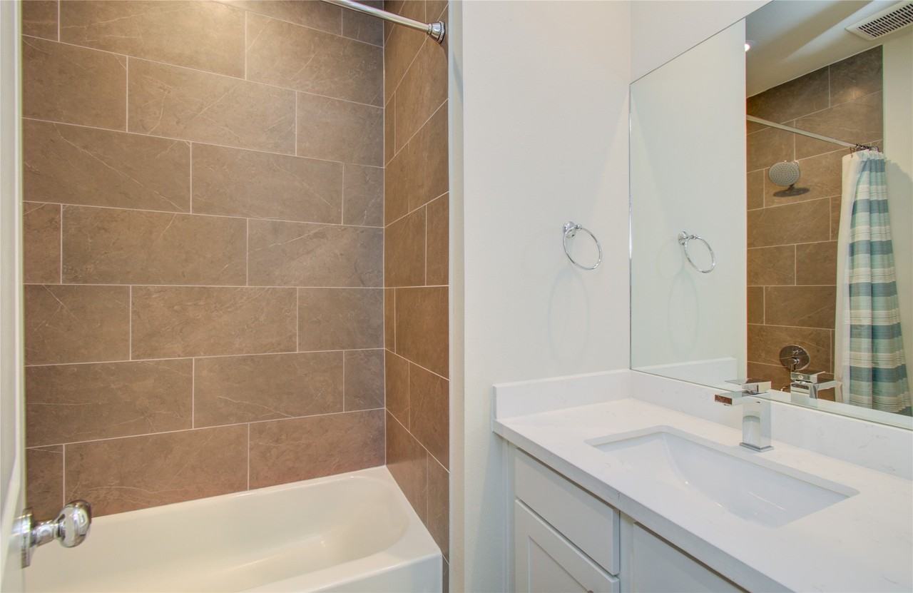 5205 Allen St #5205F - Photo 7 of 29